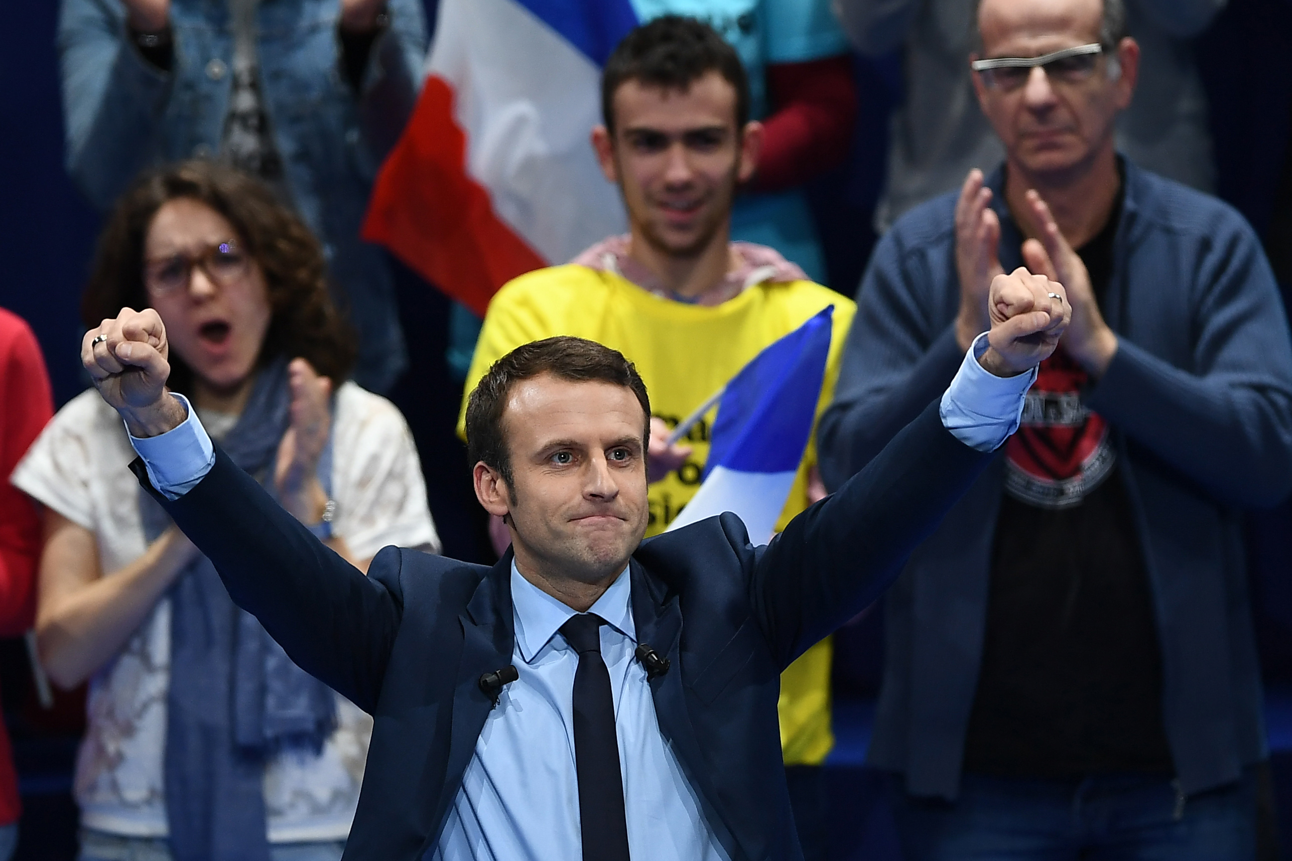 Colonisation : Emmanuel Macron s’excuse lui-même (mais nous pardonne)