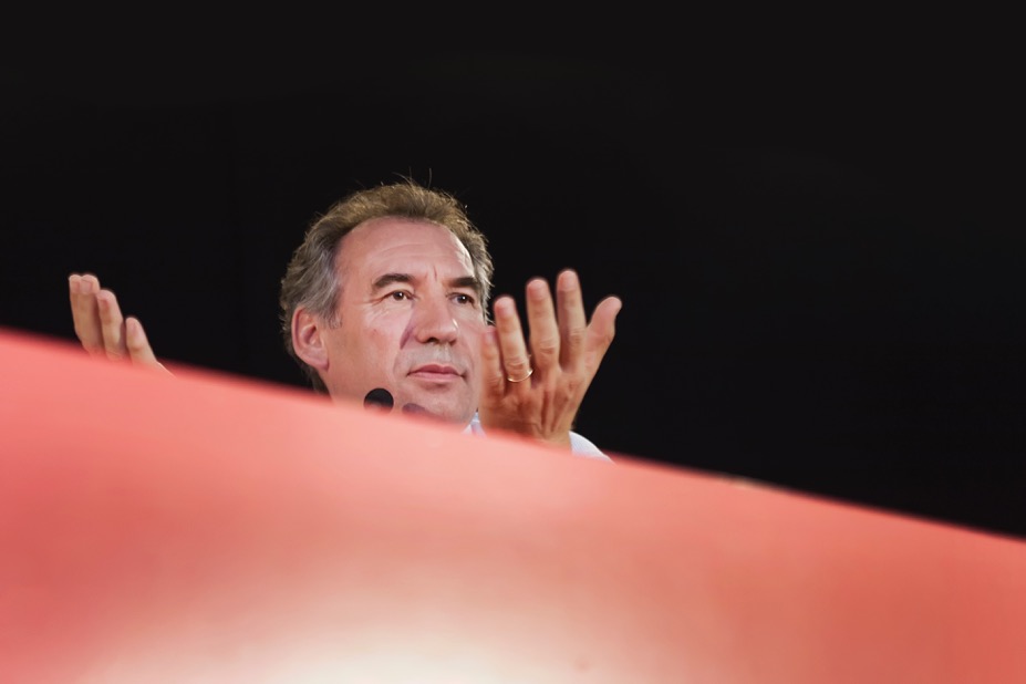 “François Bayrou ne doit pas avoir accès au déroulement de l’enquête”