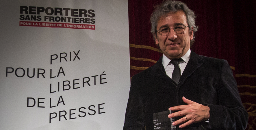 Can Dündar prix RSF Strasbourg 17 novembre 2015 (© Claude Truong-Ngoc / Wikimedia Commons)